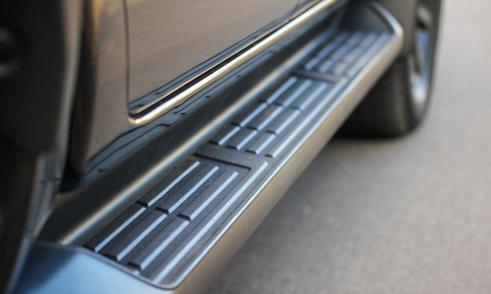 3 Reasons To Install Running Boards on Your Truck